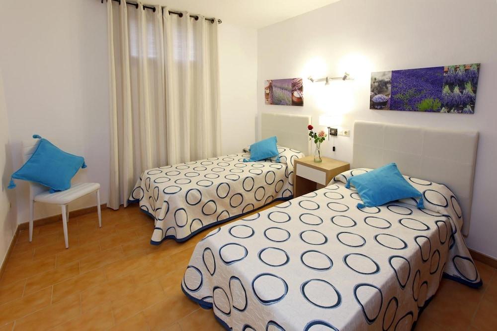 Typic Sandic Apartments Es Canar  Ngoại thất bức ảnh